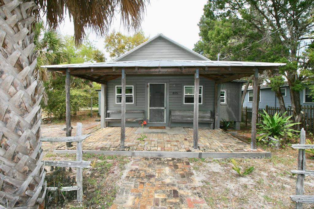 825 7th Street - Photo 1
