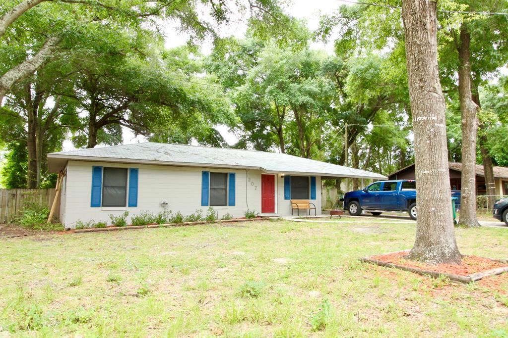 207 6th Street - Photo 1