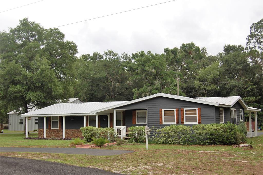 201 43 Avenue - Photo 1