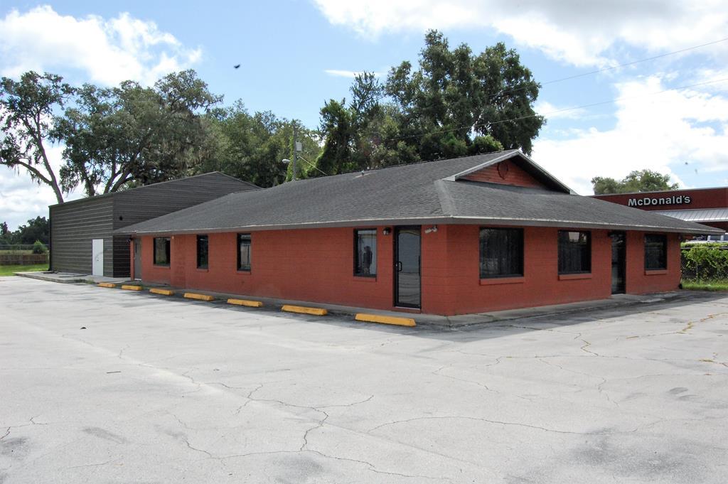1517 Young Blvd - Photo 1