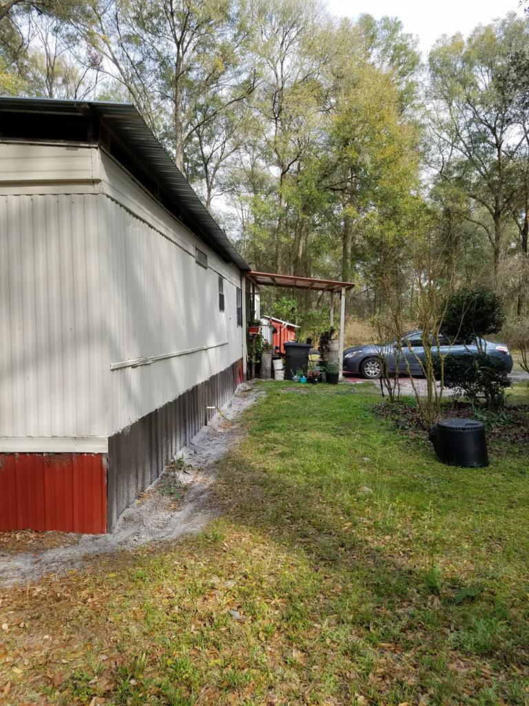 298 414 AVE - Photo 1
