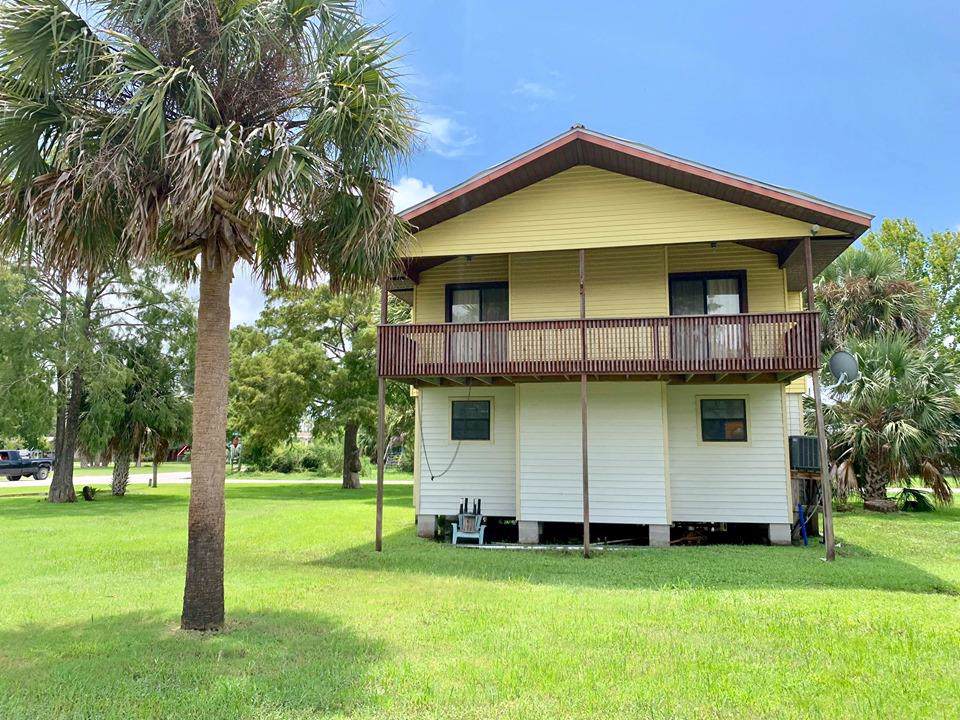 20 894 Ave - Photo 1 20 894 Ave - Photo 1