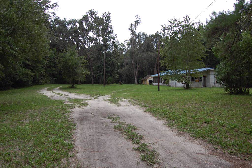 461 152 Avenue - Photo 1