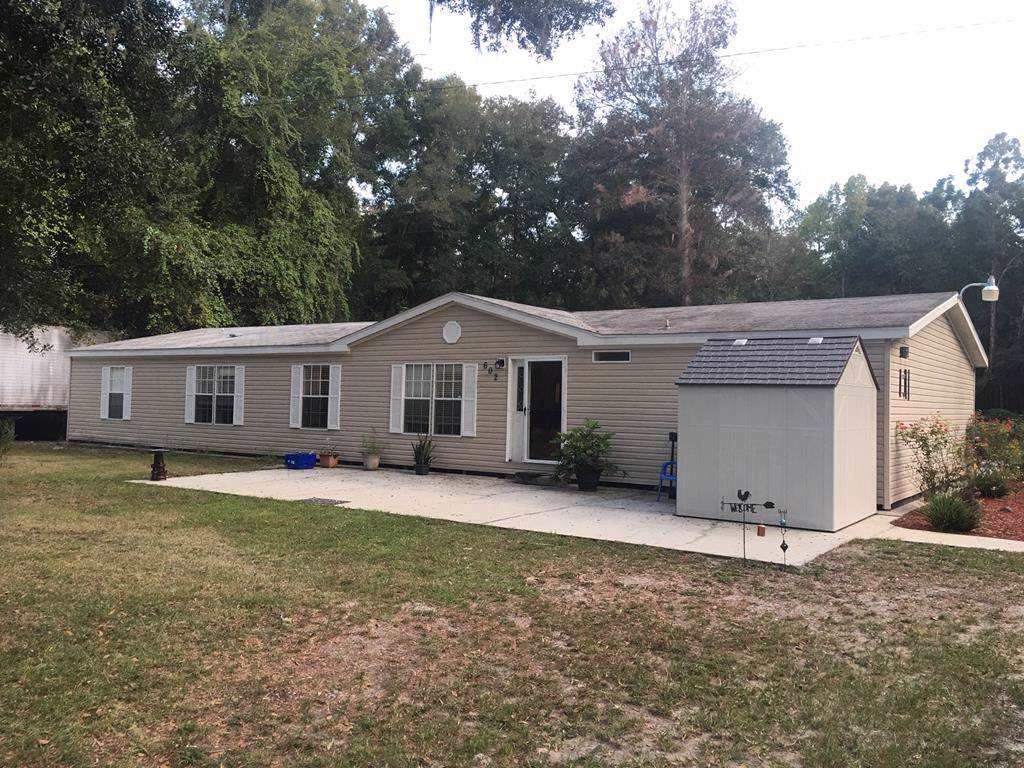 602 400th Ave - Photo 1
