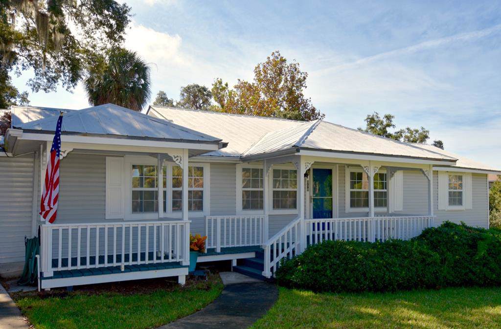 958 8th Street - Photo 1
