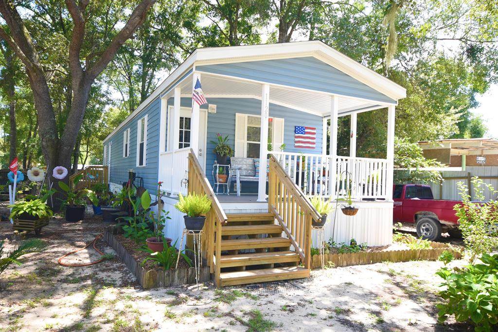 1120 Vaughn Ln - Photo 1