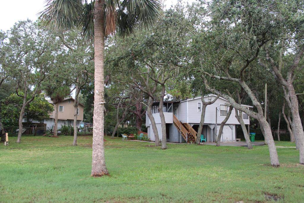 1150 Hawthorne Ave - Photo 1