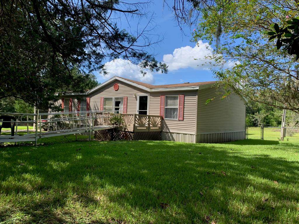 17691 40 St - Photo 1