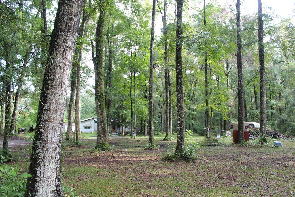 322 385 Ave. - Photo 1