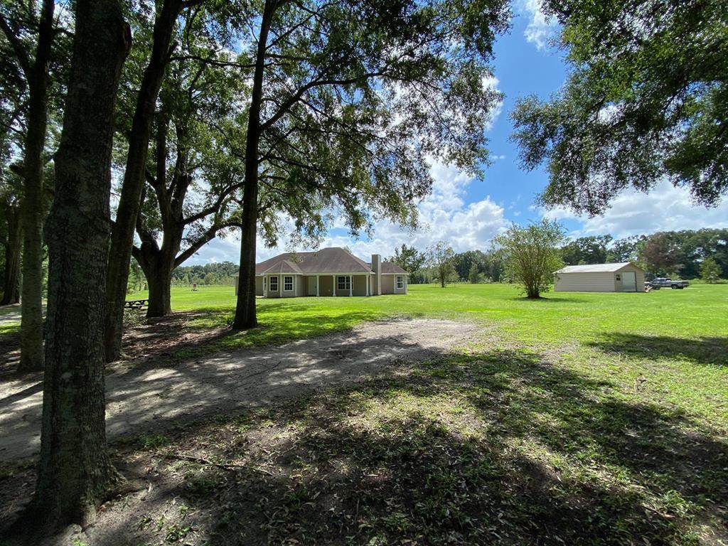 4819 40 St - Photo 1