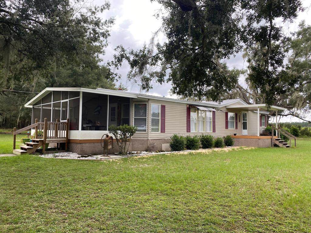 4910 44th Ave - Photo 1