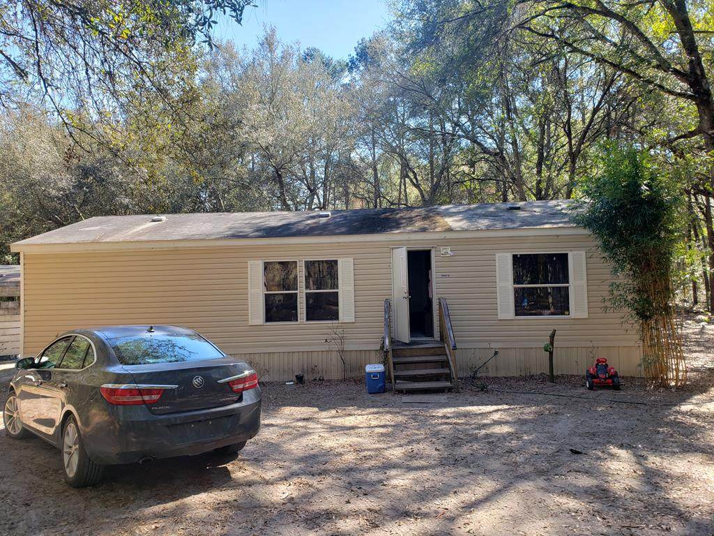 1660 Oaks Circle - Photo 1