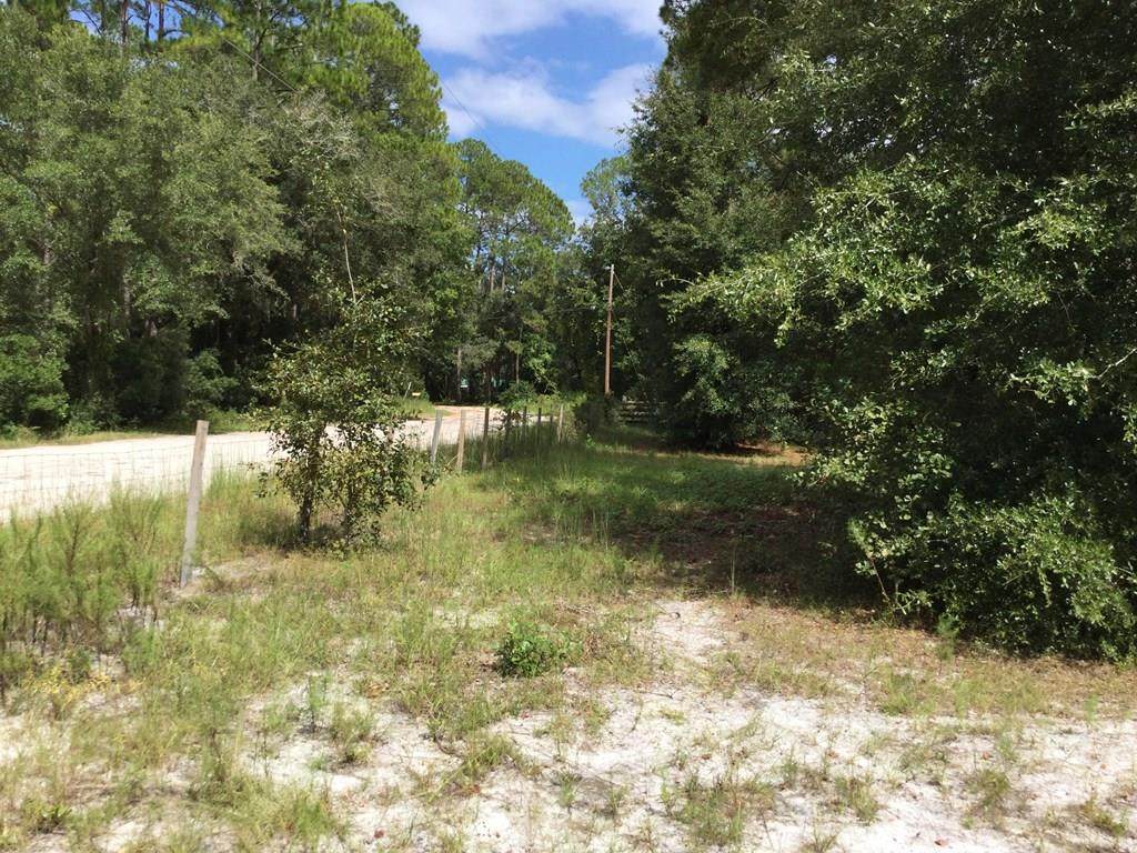 7723 96 Ave - Photo 1