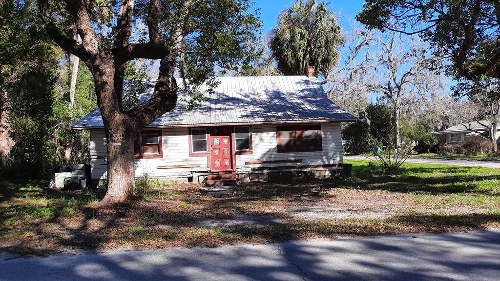 304 2 St - Photo 1