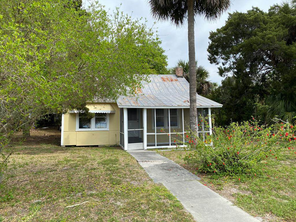 193 2nd St - Photo 1