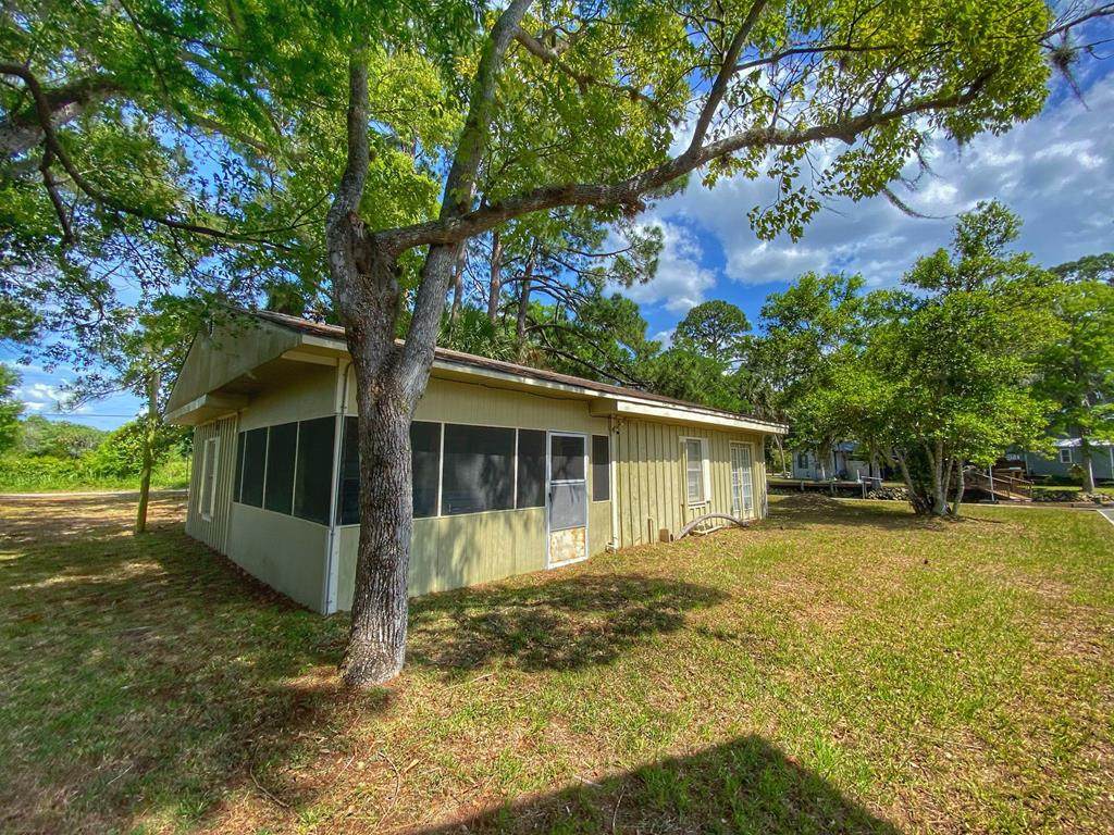 160 256th St - Photo 1