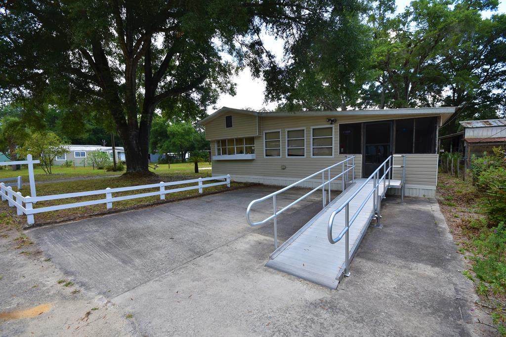 1110 Vaughn Ln - Photo 1