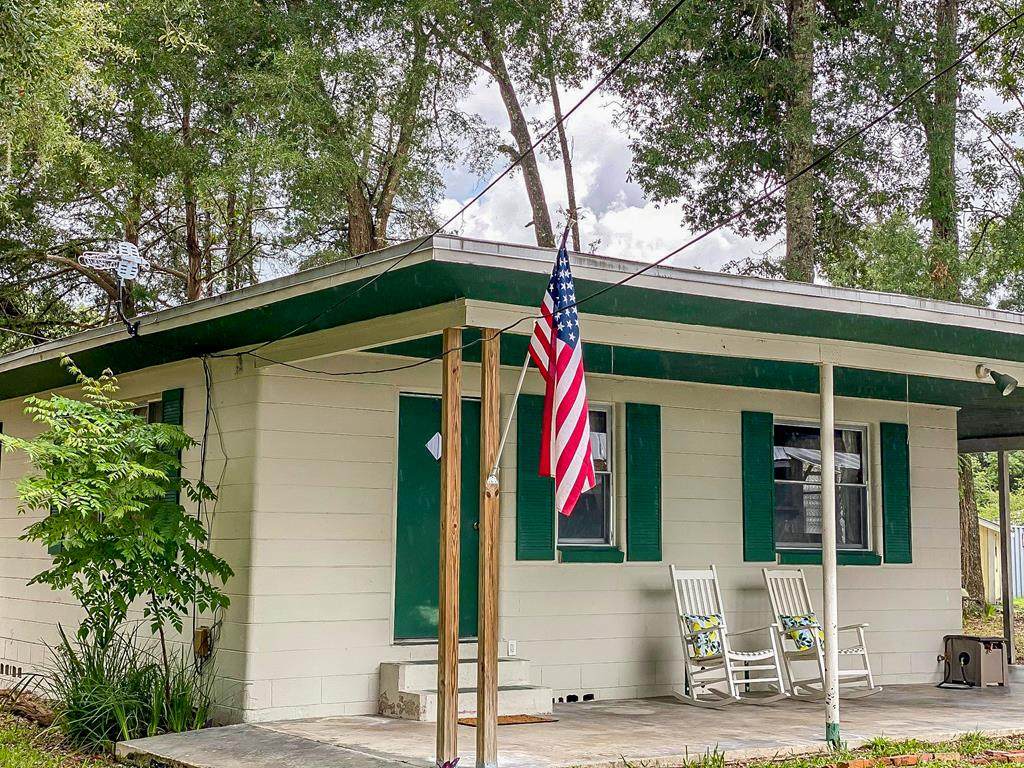 226 4th Ave - Photo 1