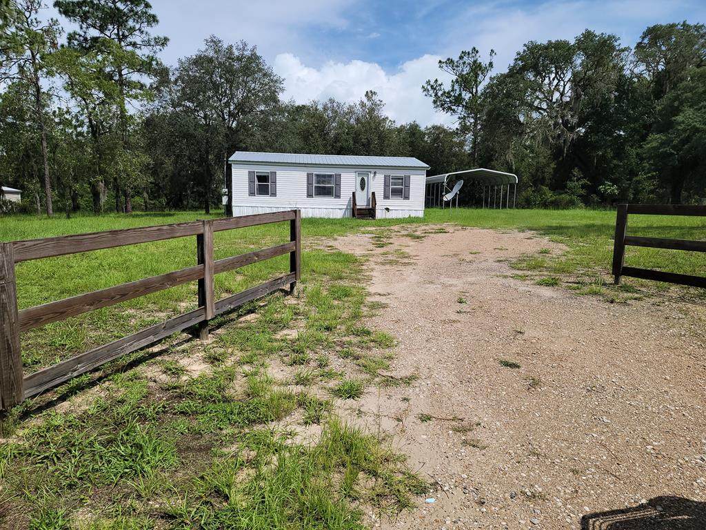 11211 State Rd 24 - Photo 1