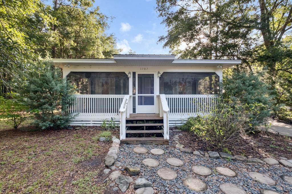 1707 Cedar St - Photo 1