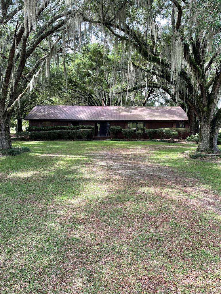 1552 Arlington Rd - Photo 1