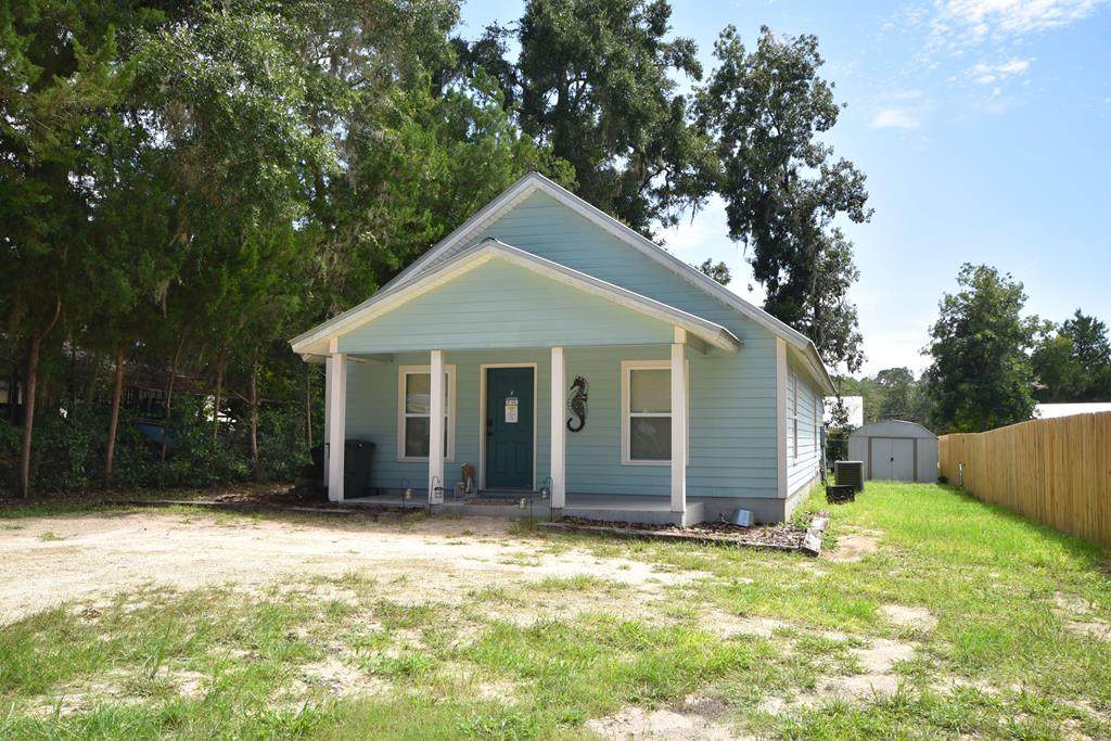 111 285th Ave - Photo 1