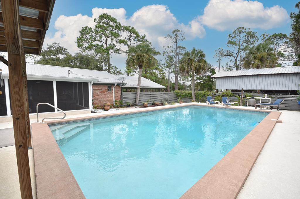 123 273rd Ave - Photo 1