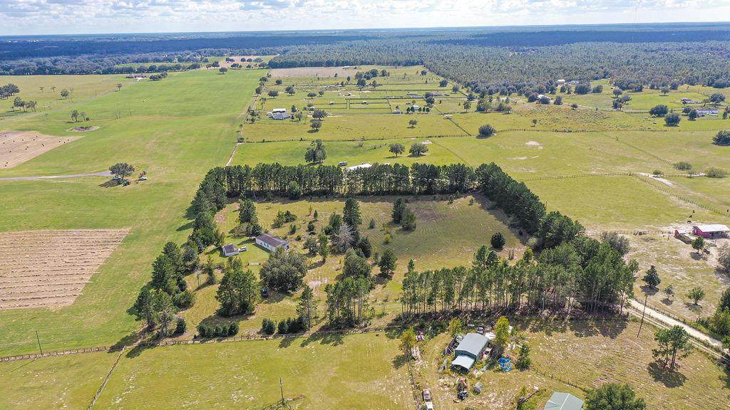 2065 165th Ct Rd - Photo 1