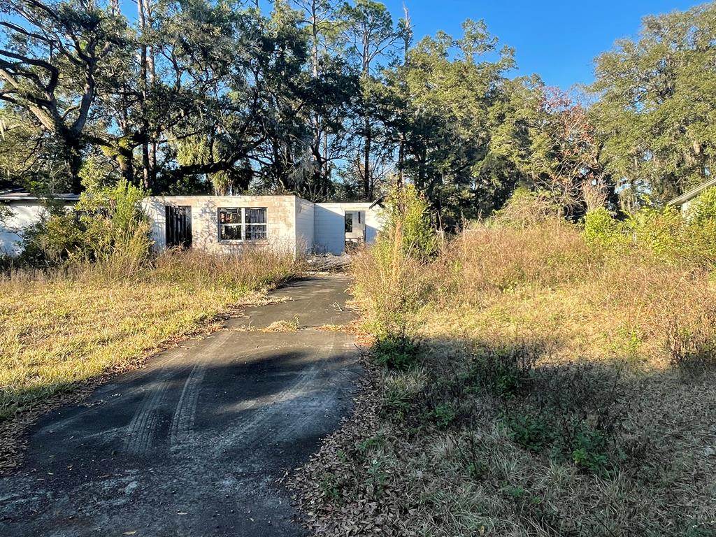 137 18th Ave - Photo 1