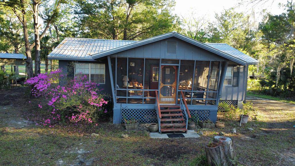 1715 King St - Photo 1