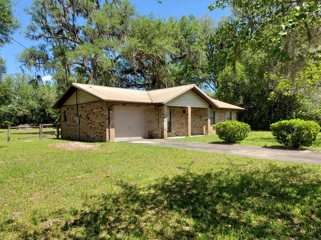75 118th Ave - Photo 1