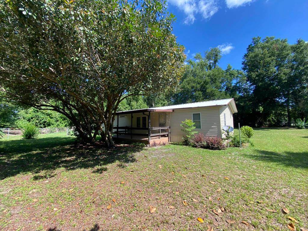 423 6th Ave - Photo 1