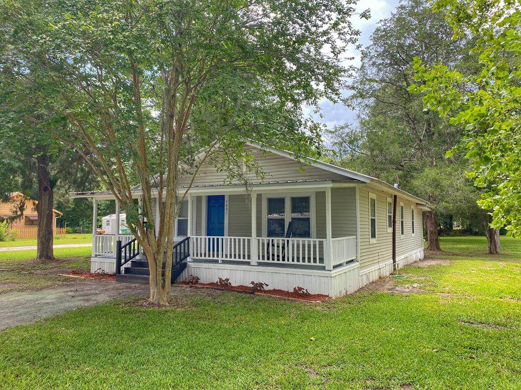 1001 2nd Ave - Photo 1