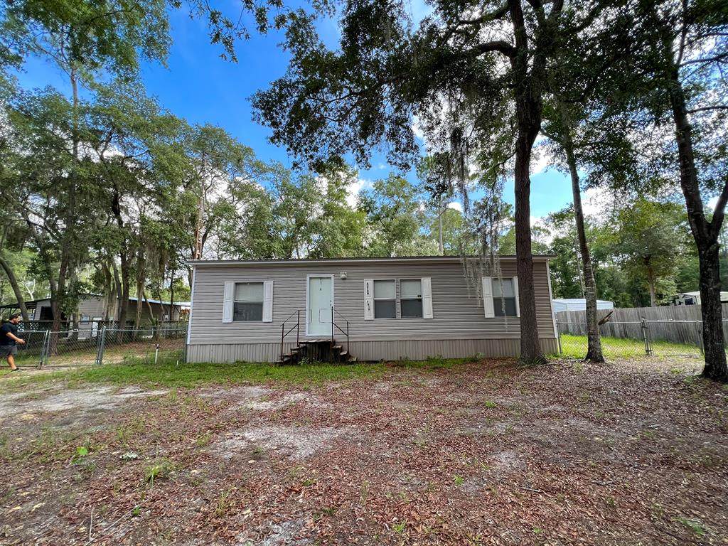 1619 Wildwood Dr - Photo 1