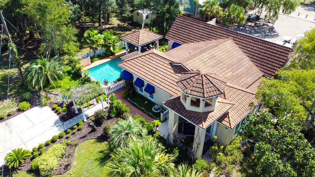 1303 Riverside Dr - Photo 1