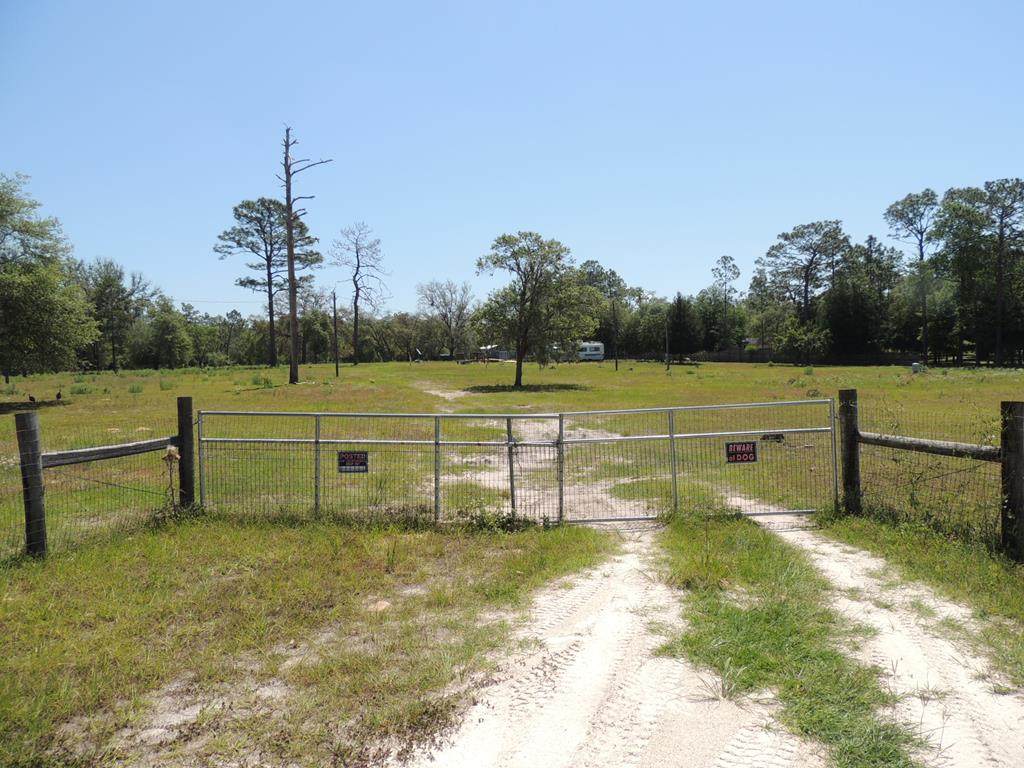 5551 106th Ct - Photo 1