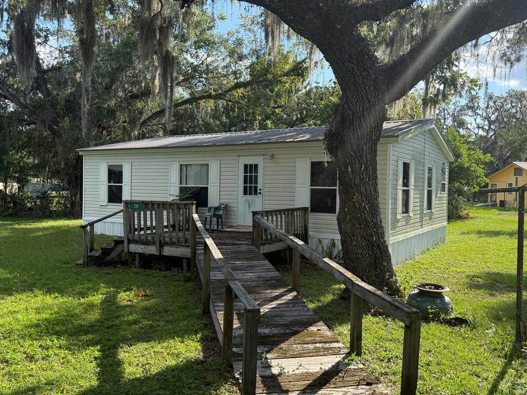 138 278th St - Photo 1