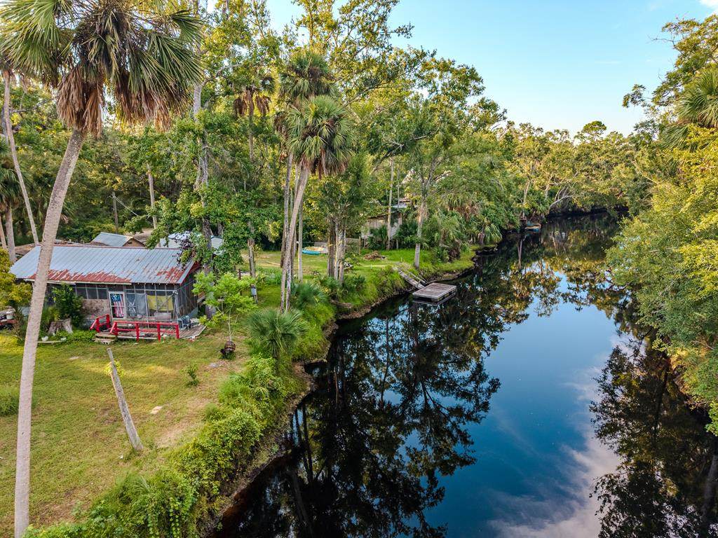 1738 River Rd - Photo 1