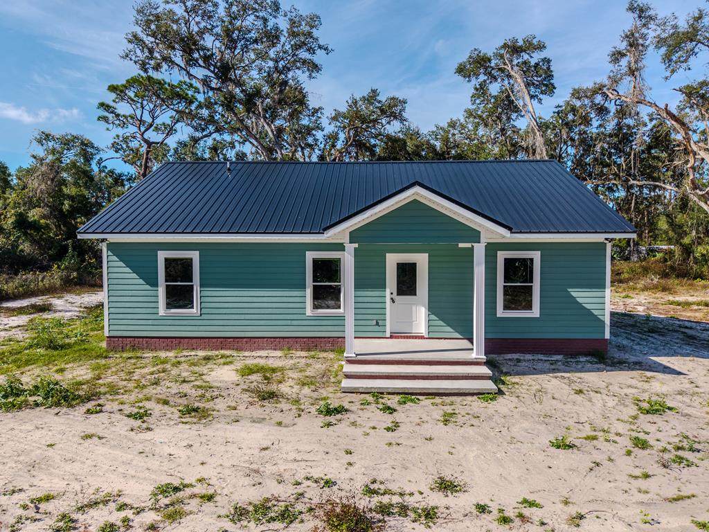 650 214th Ave - Photo 1