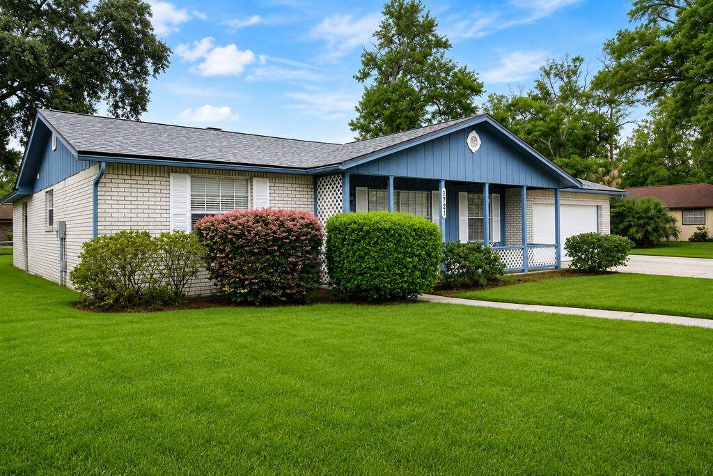 1721 Gumtree Drive - Photo 1