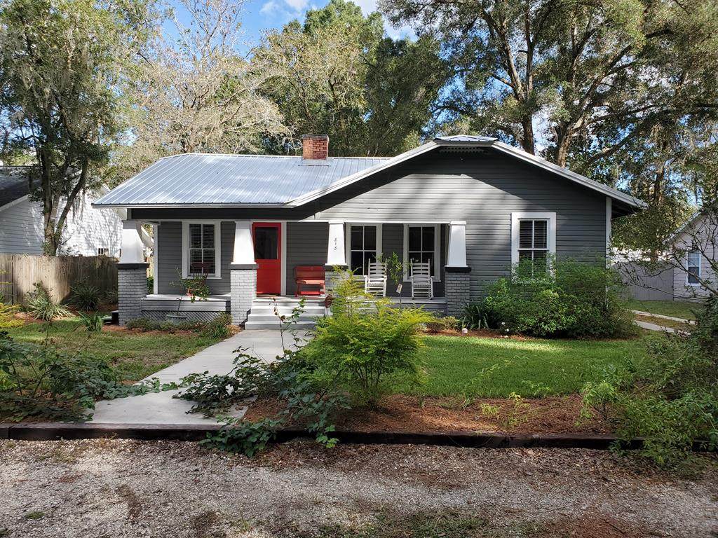 818 2nd St - Photo 1