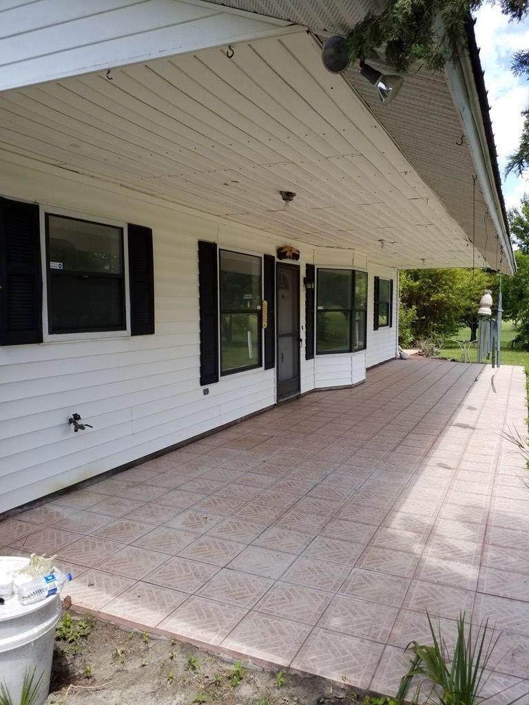 6090 100th St - Photo 1
