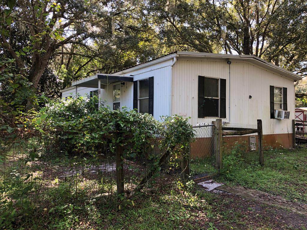 278 443rd Ave - Photo 1