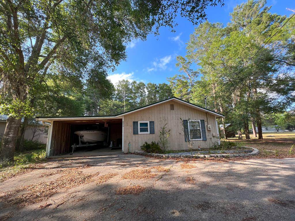 805 Robin Ln - Photo 1