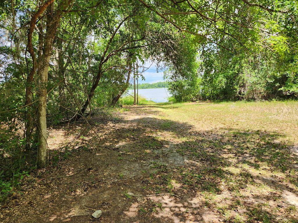 122nd Ln - Photo 1