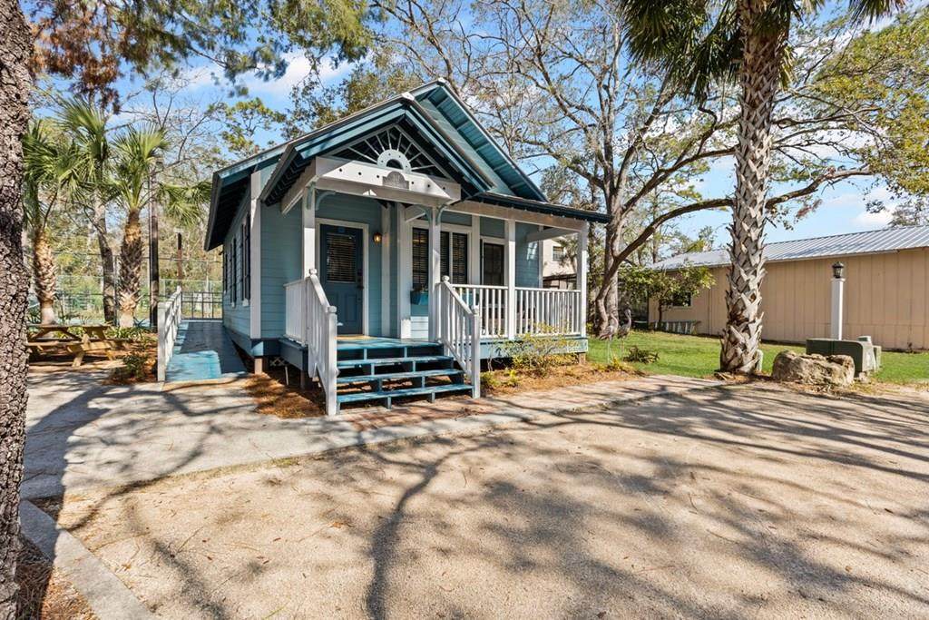 317 Lisette Ln - Photo 1