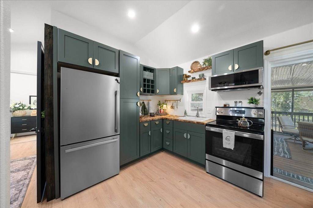 1075 White Oak Dr - Photo 1