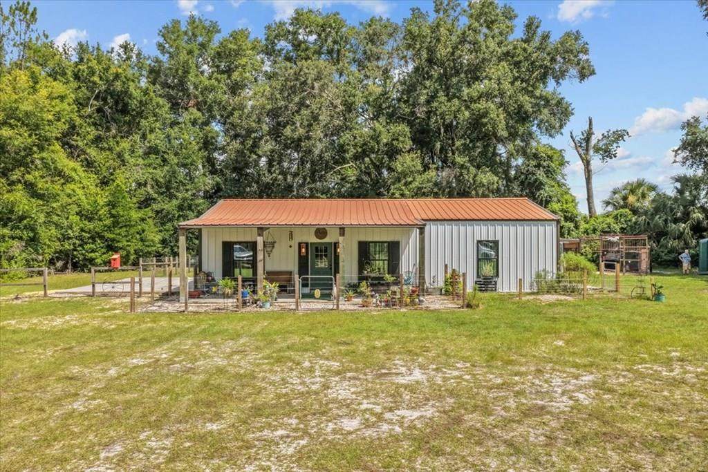 631 172nd Ln - Photo 1