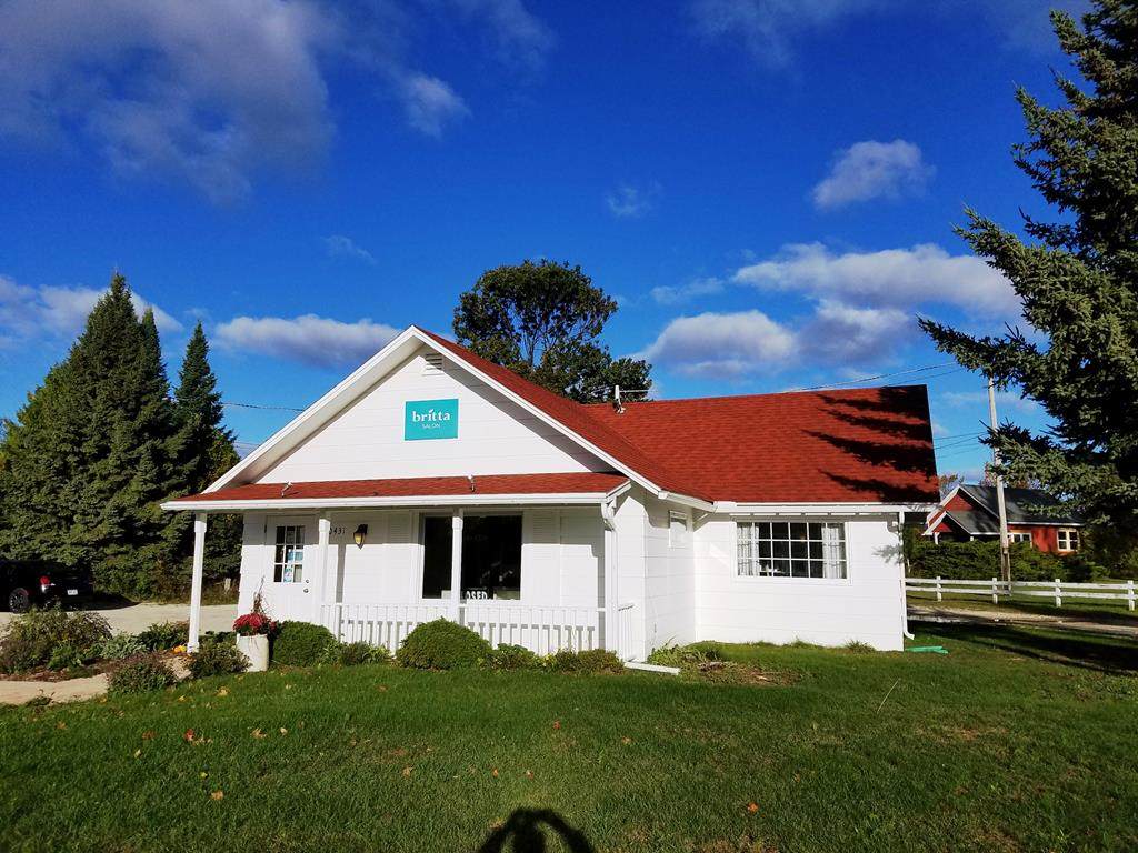 10431 Water St - Photo 1