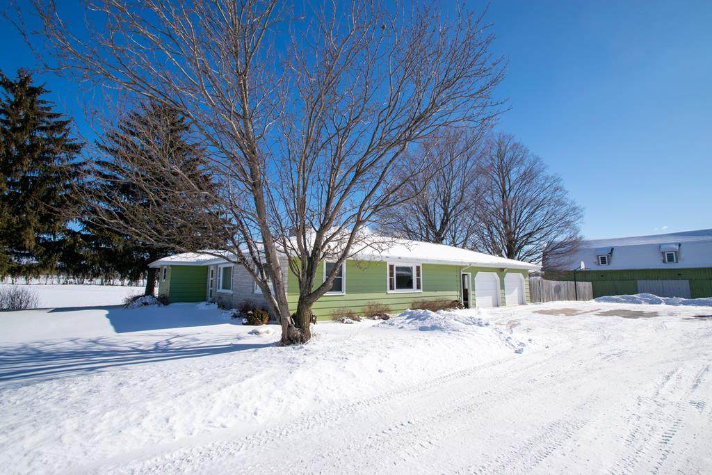 4216 Hwy 57 - Photo 1